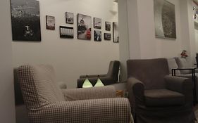 Chic Capsule Otel